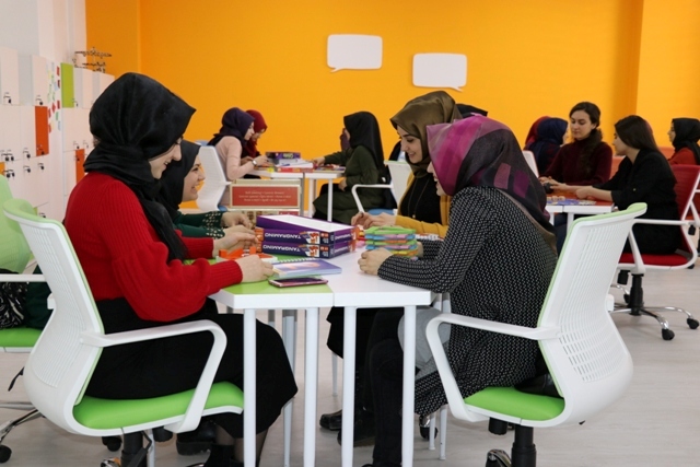 Öğretmenler ve öğretmen adayları "zeka oyunları" öğreniyor