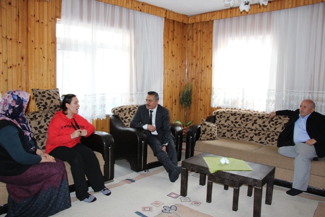 Sen Kitap Getirirsen Okurum