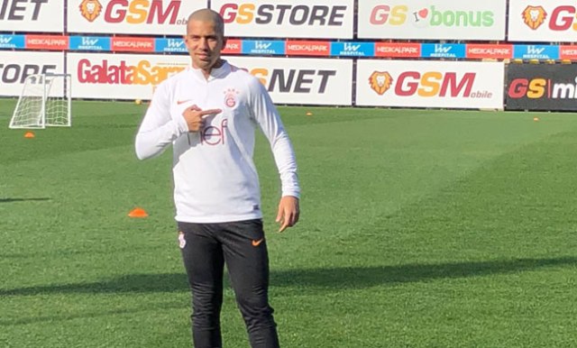 Feghouli geçen sezonunun en iyi oyuncusu seçildi