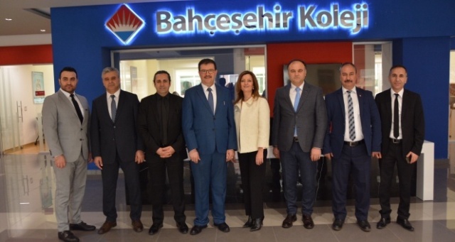 Necmi Özen'den İngiltere'den davet alan öğrencilere tebrik