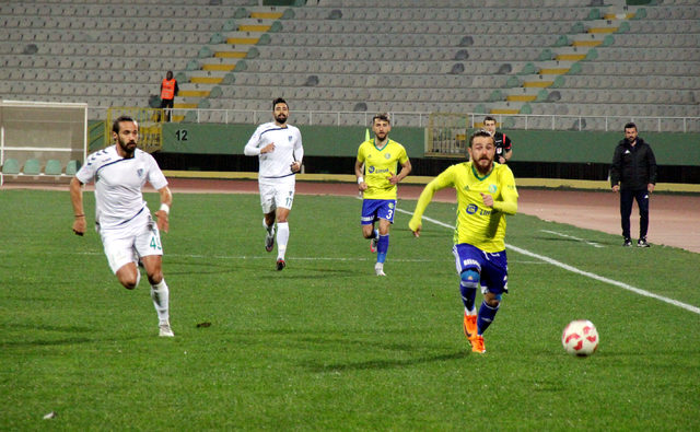 Anadolu Selçukspor'un 2. yarıda  bileği bükülmüyor