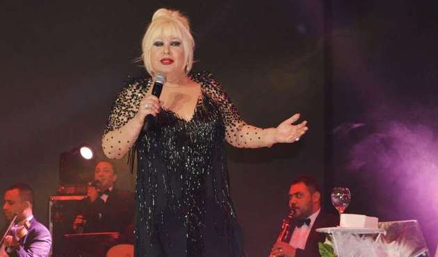 Muazzez Abacı trafik kazası geçirdi!