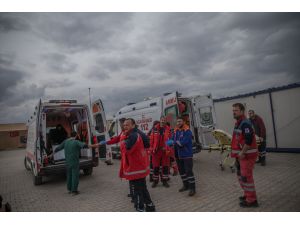 Sınırın sıfır noktasında şifa dağıtıyorlar