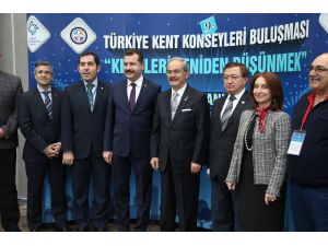 Türkiye Kent Konseyleri Birliğinde bayrak değişimi