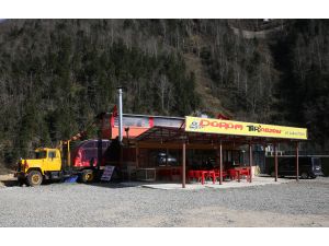 Tıra yapılan restorana Karadeniz usulü yer çözümü