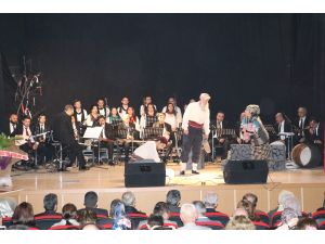 Yozgat'ta "Bekleyiş" isimli müzikal drama beğenildi