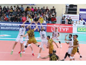 Voleybol: Efeler Ligi