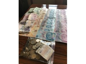 Dilencinin üzerinden 6 bin 210 lira çıktı