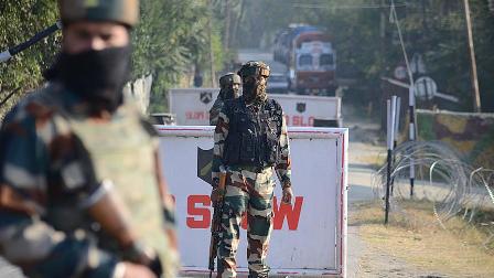 Hindistan'da bombalı saldırı: 4 ölü