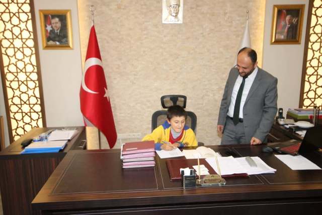 Başkan Özaltun, Toprak’ı makamında ağırladı