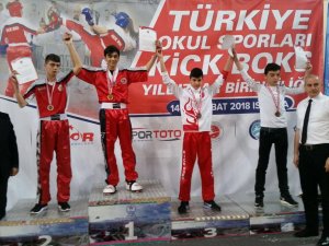 Kickboks Türkiye Şampiyonasında 5 madalya