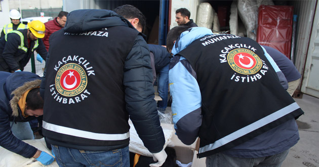 Konteynerde FETÖ finansörü Uğur'a ait eşyalar ele geçirildi