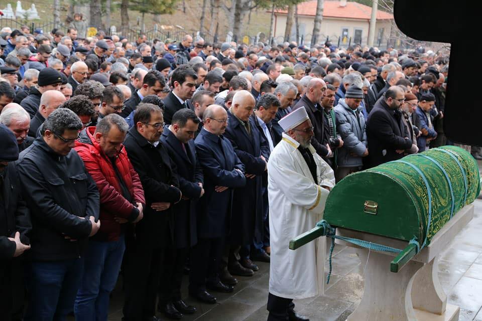 Ali Singil vefat etti