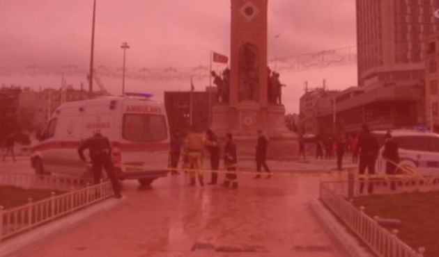 Taksim Meydanı'nda dehşet anları! Kendini yaktı...