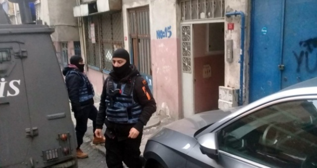 Sobasını yakmak için kömürlüğe inen kadın el bombası buldu