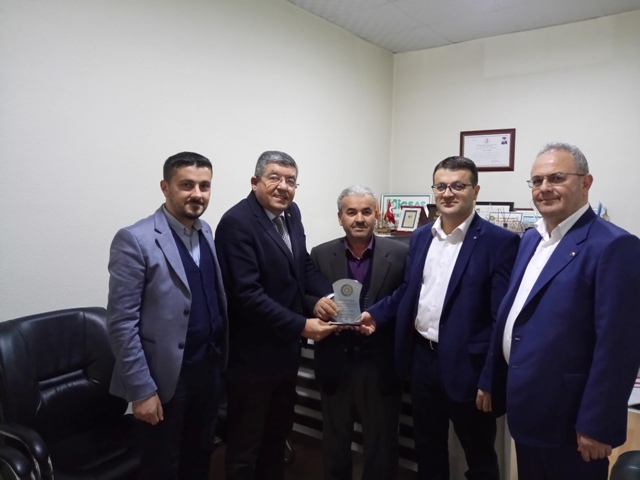 Karapınar'da vergi rekortmenlerine plaket