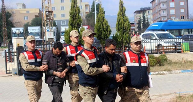 Cami hırsızları suçüstü yakalandı