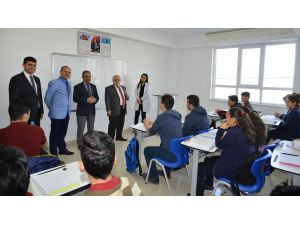 Vali Şentürk'ten Mesleki ve Teknik Anadolu Lisesine ziyaret