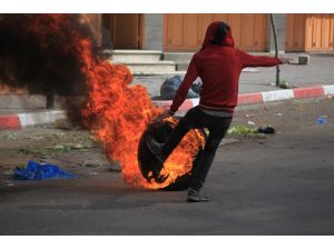 İsrail askerlerinden El Halil kentindeki yürüyüşe müdahale