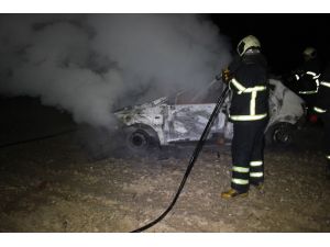 Adana'da araç yangını