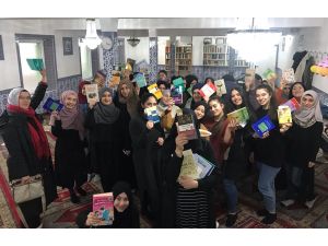 Almanya'da "Kitabını al gel, camide oku" projesi