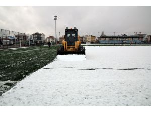 Sahadaki karı temizlemek için seferber oldular
