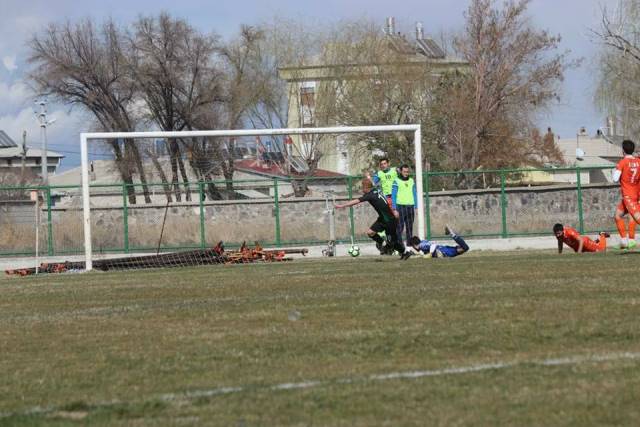 Süper Grup’ta haftanın maçı  Karapınar Belediyespor’un 2-1