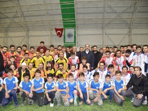 Tepekent Mahalle Futbol Turnuvası’nda ödüller verildi