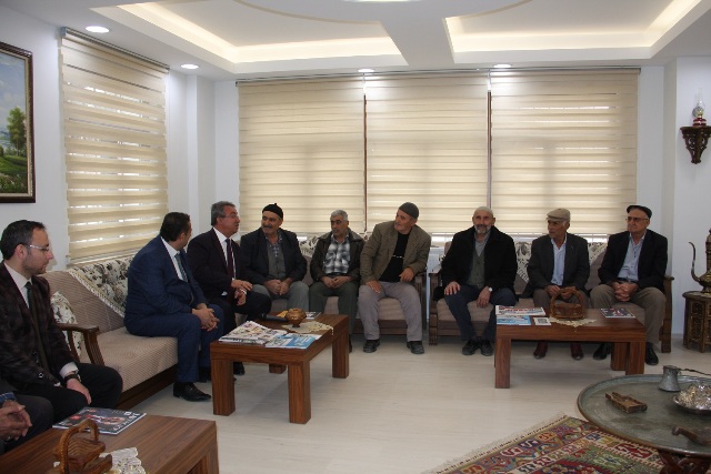 Hançerli Karatay'ın 20. emekli konağında emeklilerle bir araya geldi