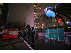 Metro istasyonunda yürüyen merdivendeki çökme