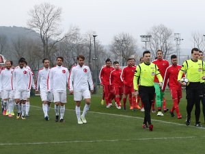 Anadolu Selçuksporlu futbolcular göz doldurdu