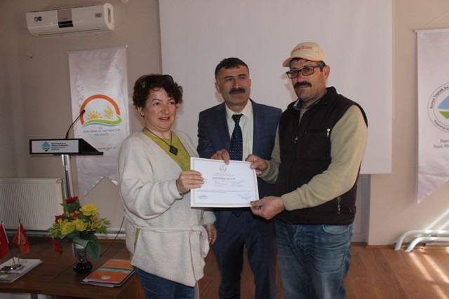 Ağaç budama kursuna katılanlara sertifika verildi