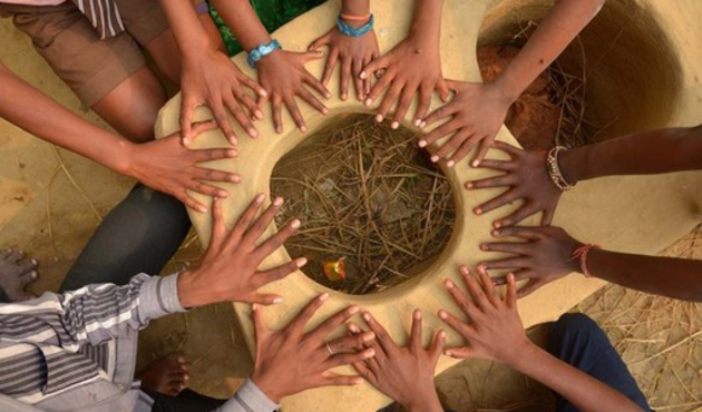 Fotoğraftaki ilginçliği fark ettiniz mi?