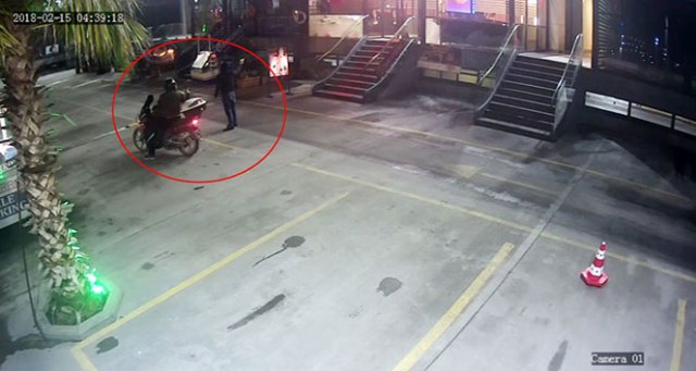 Beylikdüzü'ne eğlence mekanını kurşunlarken selfie video çekip babasına attı