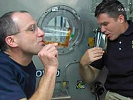 İdrar ve teri damıtıp suyunu içtiler!