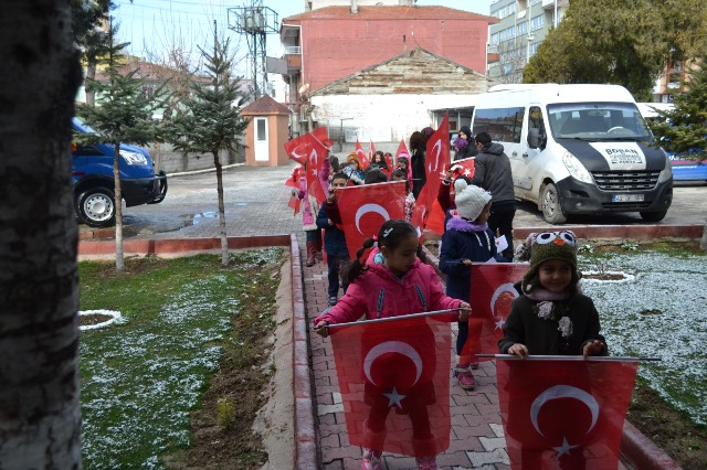 Minik öğrencilerden Zeytin Dalı Harekatı'na destek