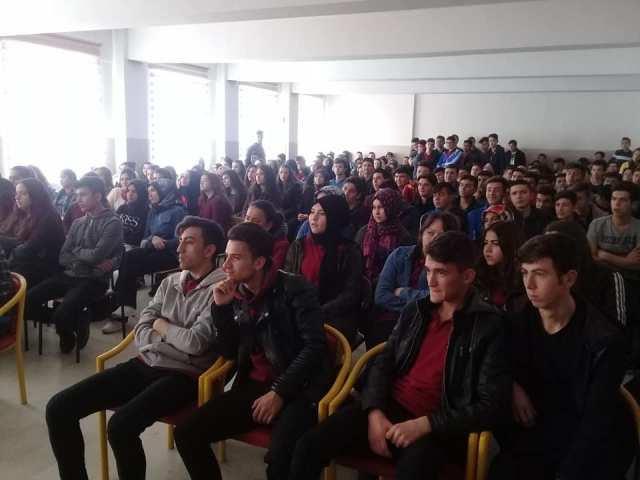 Karapınar Emniyeti öğrencileri bilgilendirdi