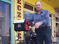 Bisikletle dünya turuna çıktı