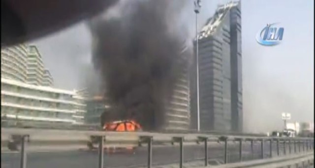 TEM'de seyir halindeki otomobil alev alev yandı