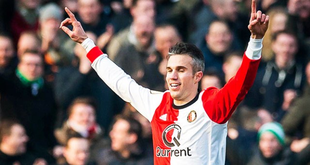 Van Persie sakatlandı
