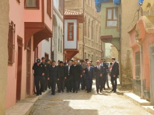 Vali Canbolat, Akşehir'de incelemelerde bulundu