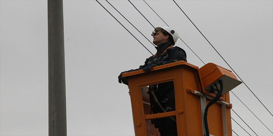 Refiye Hanım'ın yüksek gerilim hattındaki mesaisi
