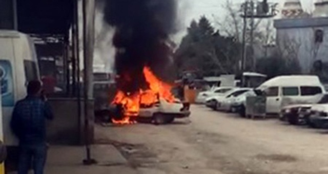 Tamirciye kızdı, kendi arabasını yaktı