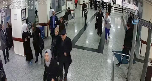 Yere düşen hastayı canlı bomba sandılar