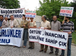 Başörtüsüne özgürlük talep ettiler