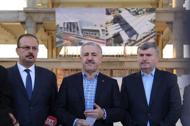 Bakan Arslan: "Karaman-Konya arası 40 dakika olacak"