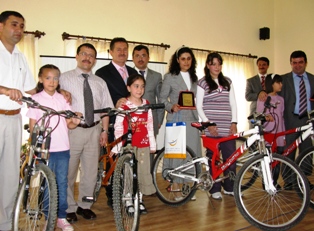 “Ödüllü kitap okuma “ sınavı ödülleri dağıtıldı