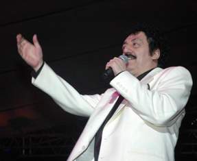 Müslüm Gürses konser verdi