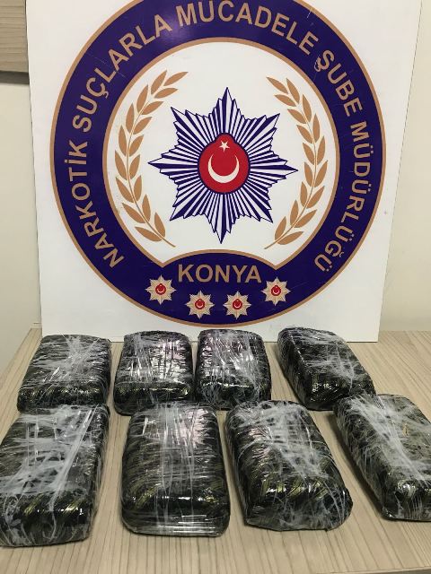 Eroin tacirleri yine Oskar’a takıldı