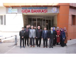 İlahiyat Fakültesi öğrencilerinden Gıda Bankasına ziyaret